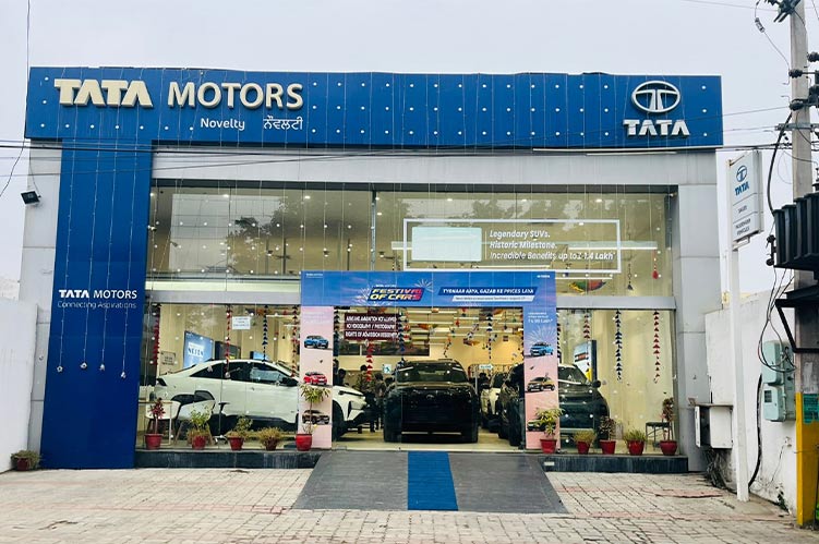 Novelty Tata interior